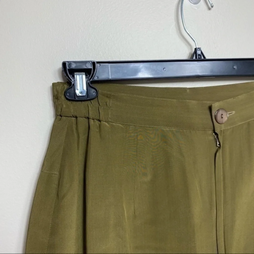 🎈3/$20!  1980s high waist skirt. Vintage. Appliqué 100% silk size 6 green
